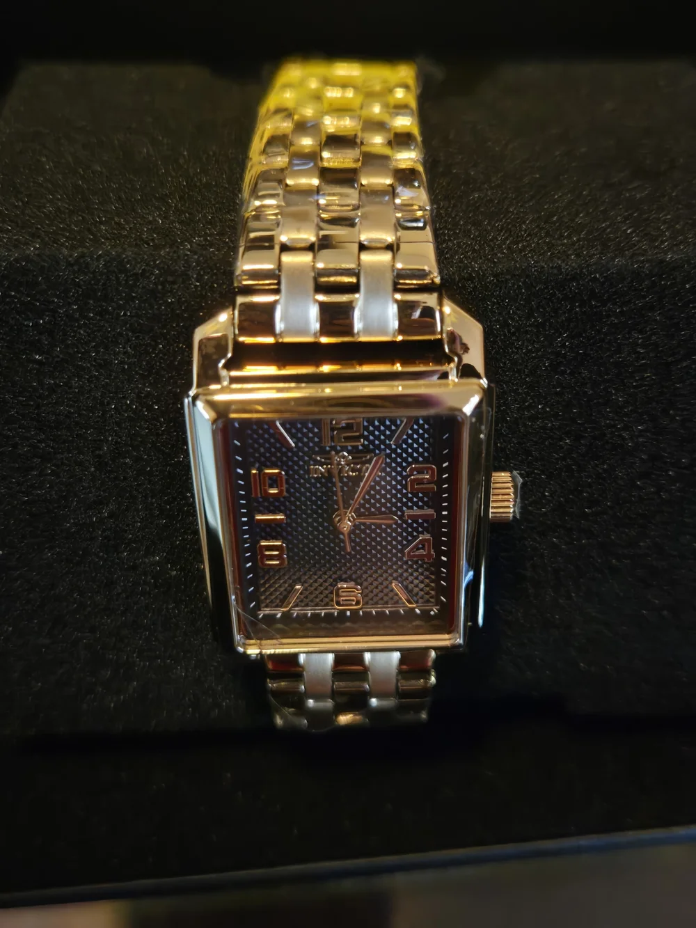 46664 Invicta Vintage Womens Watch Gold Tone Black Dial 24.5mm